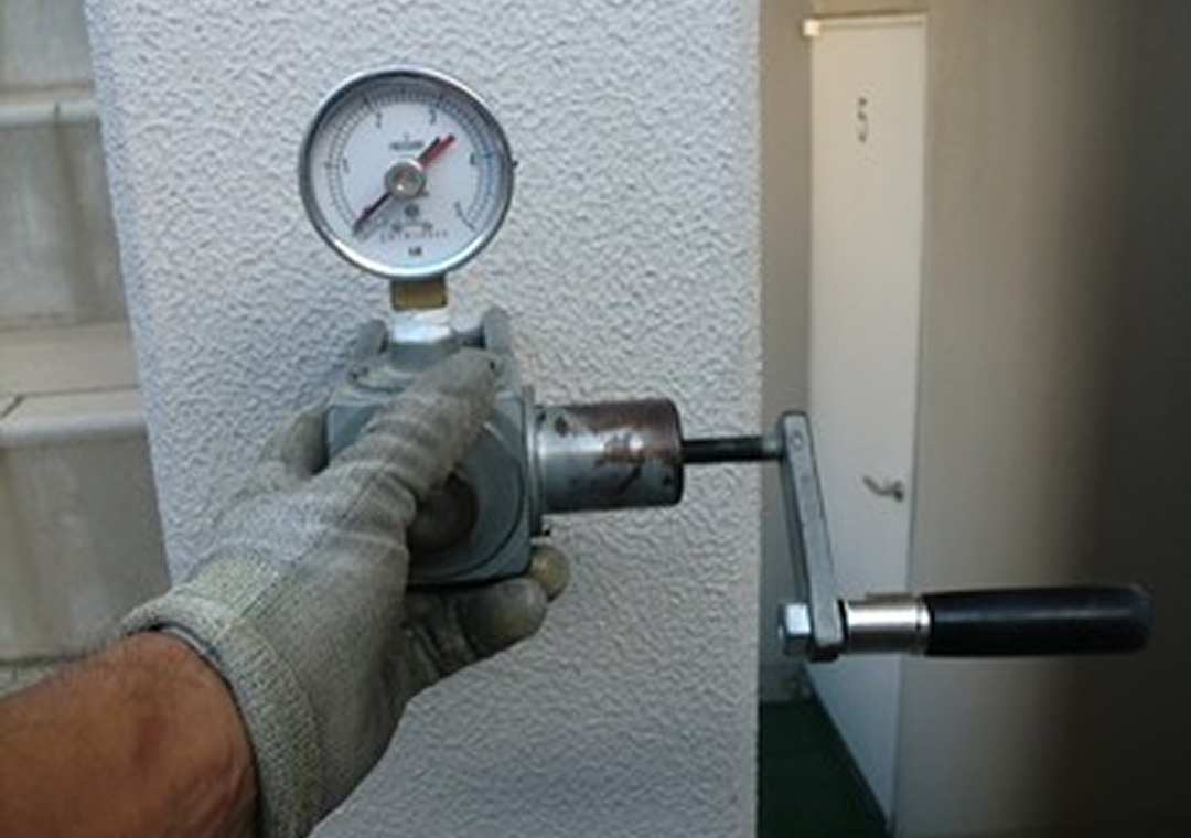 外壁塗膜付着強度試験